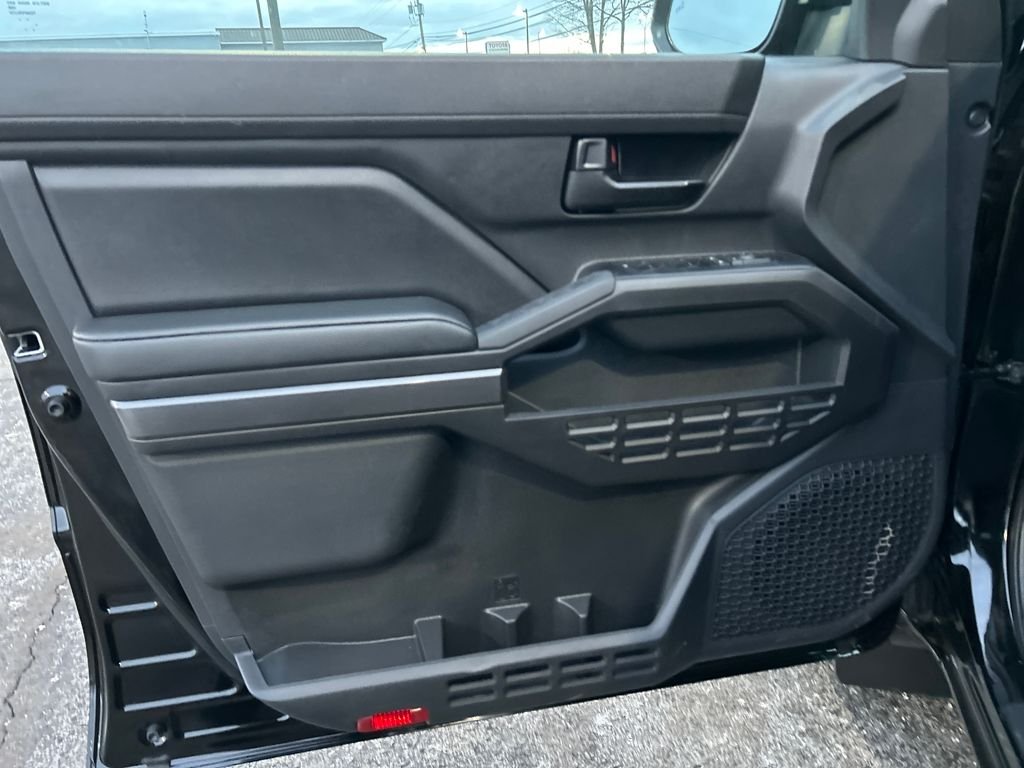 2026 Toyota Tacoma SR5 - Photo 18