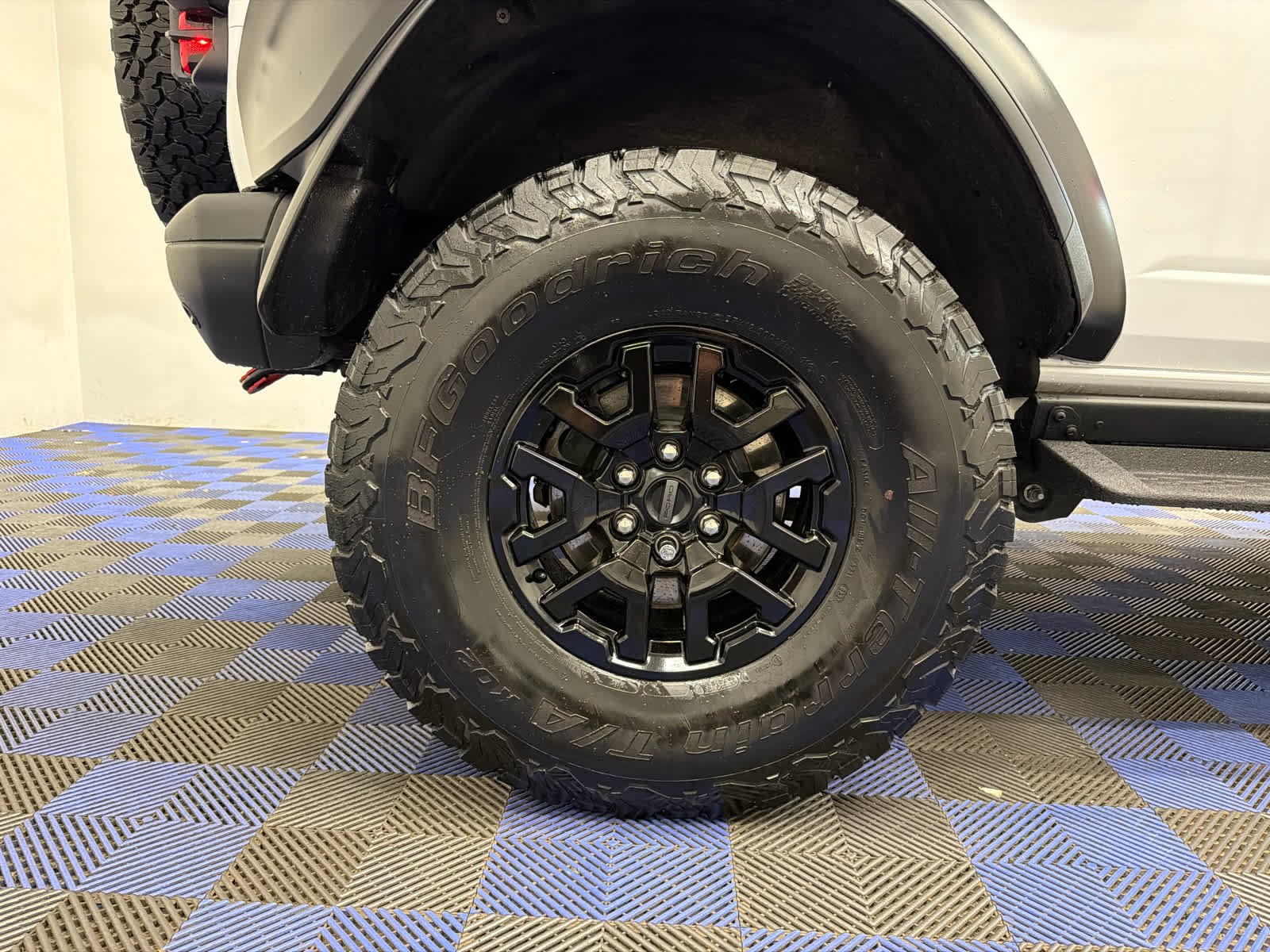Used 2023 Oxford White Ford Raptor image 13