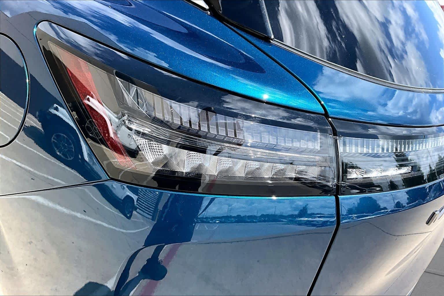 Used 2025 Aurora Blue Pearl Metallic Nissan SL image 27