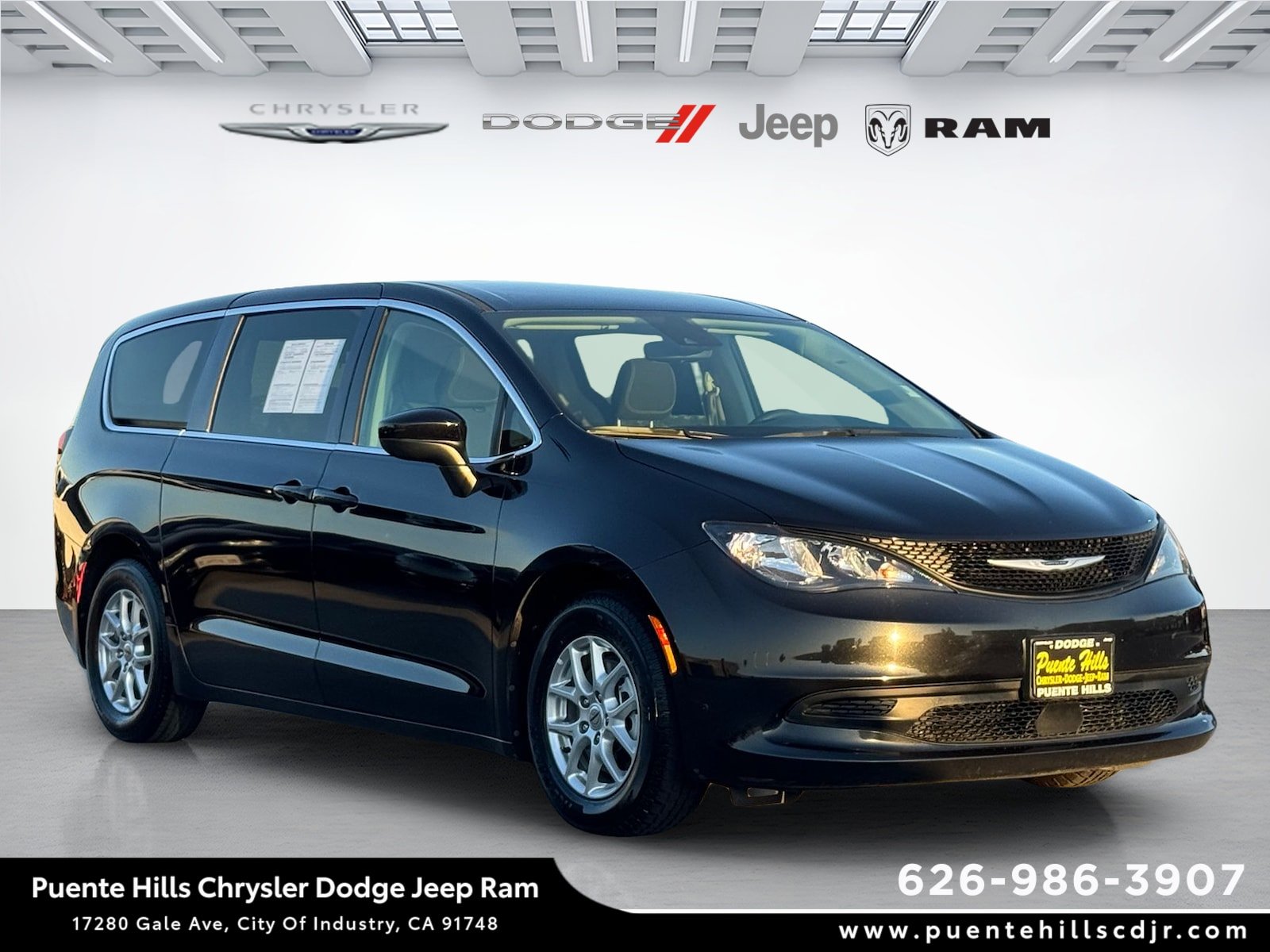 2023 Chrysler Voyager