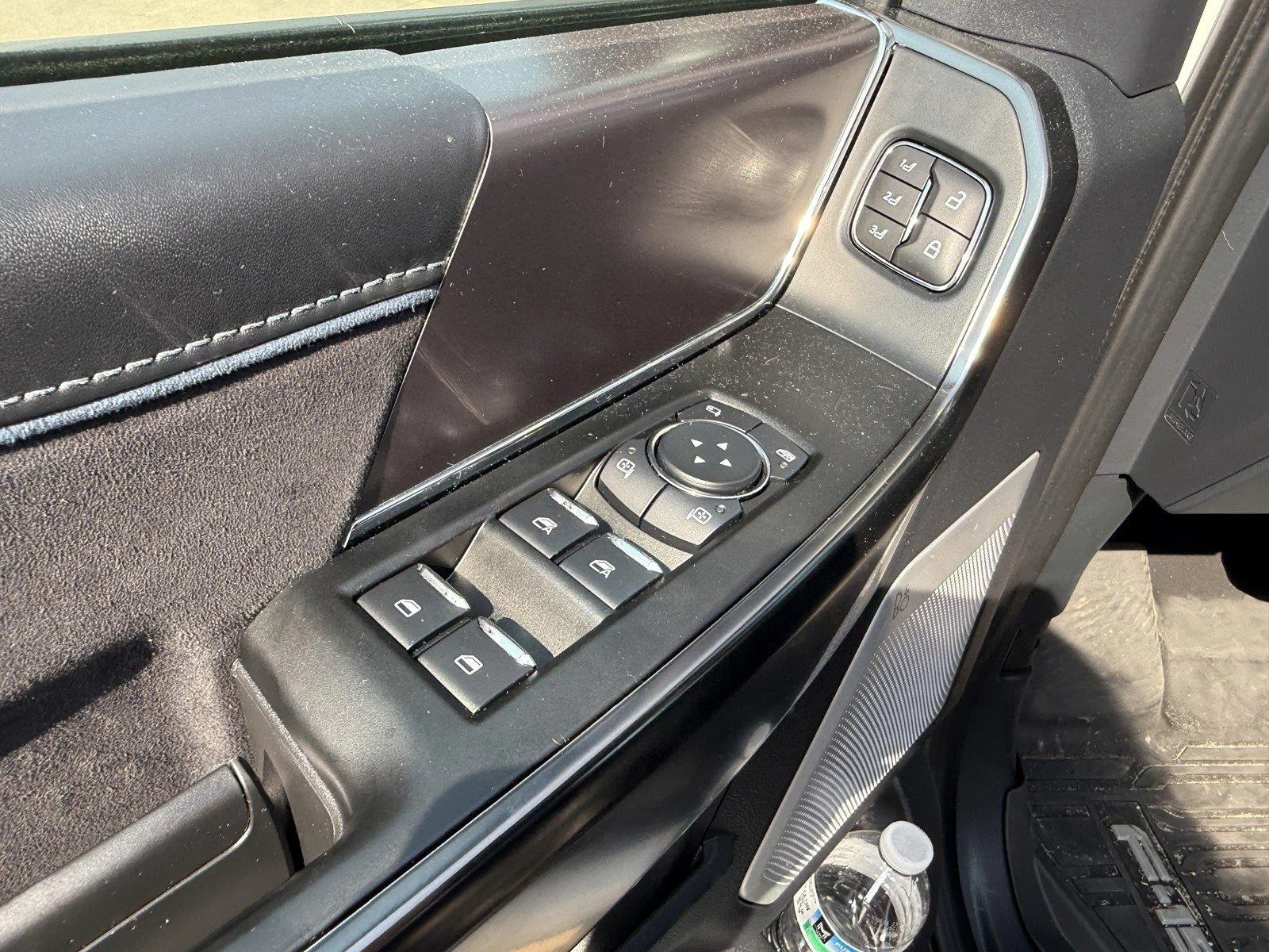 Used 2025 Star White Ford Platinum image 13