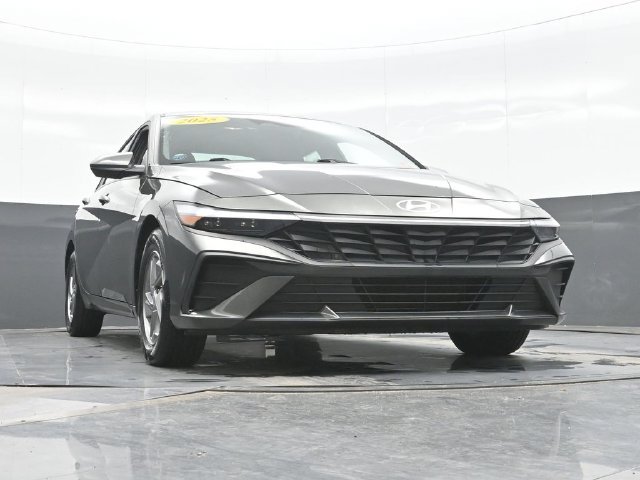 Used 2025 Gray Hyundai SE image 22