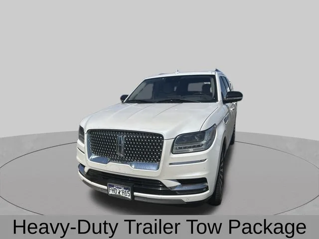 Used 2019 White Lincoln Reserve image 3