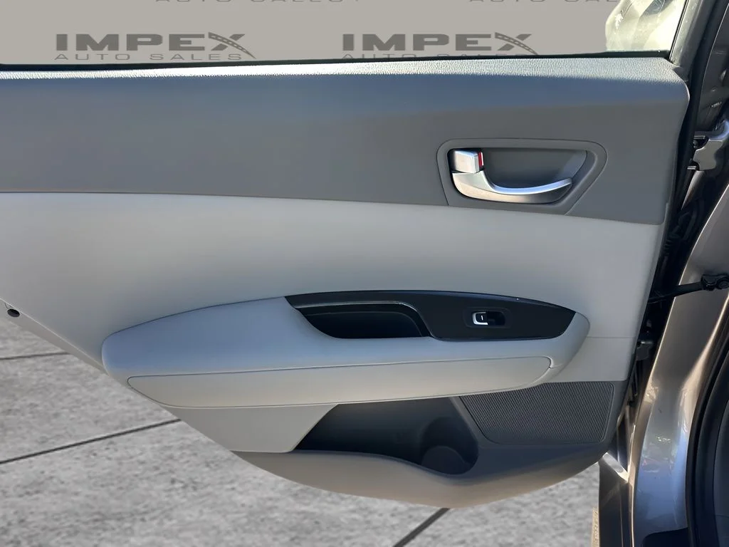 Used 2016 Gray Kia EX image 27