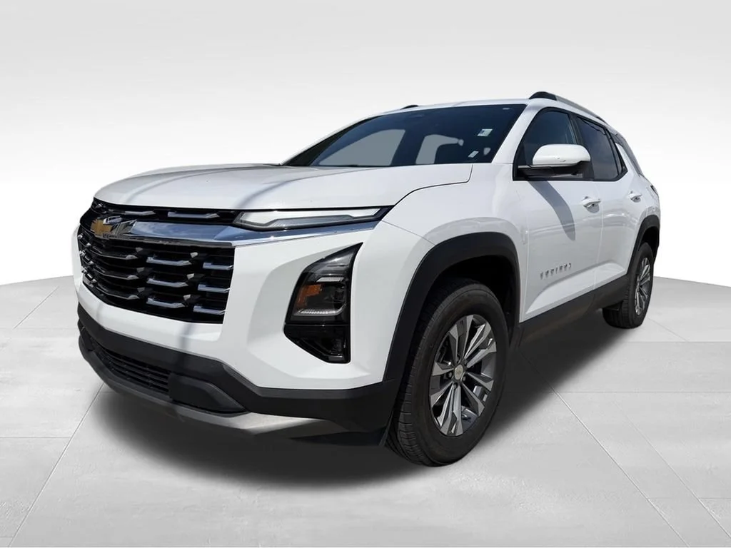 Used 2025 Summit White Chevrolet LT image 1