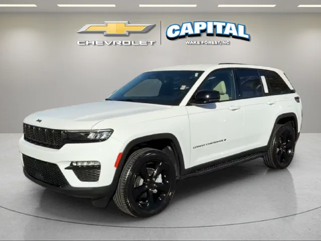 Used 2025 White Jeep Limited image 1