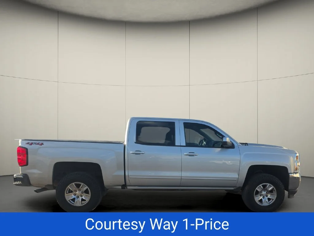 Used 2018 SILVER ICE METALLIC Chevrolet LT image 11