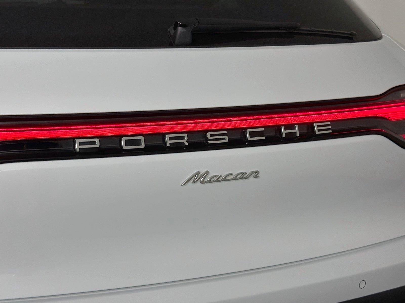 Certified Used 2023 Carrara White Metallic Porsche  image 17