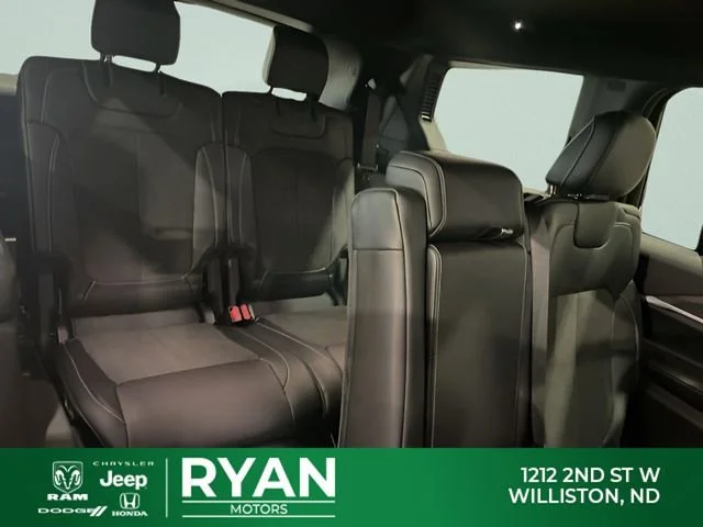 New 2026 White/off-white Jeep Laredo image 45