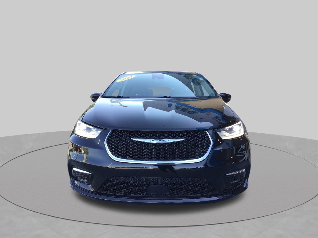 Used 2024 Black Chrysler Touring L image 14