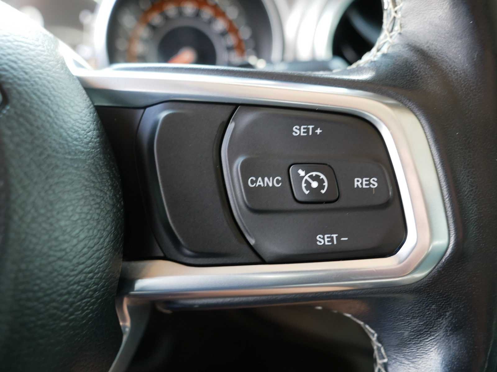 Used 2018 Bright White Jeep Sahara image 29