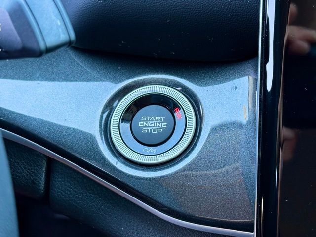 Used 2023 Black Jeep Laredo image 27