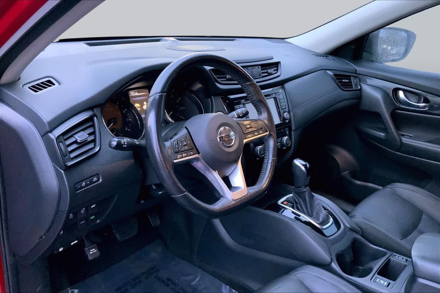Used 2017 Palatial Ruby Nissan SL image 15