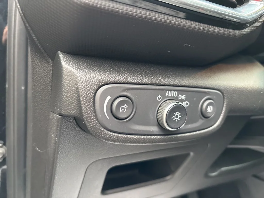 Used 2021 Black Chevrolet LT image 17