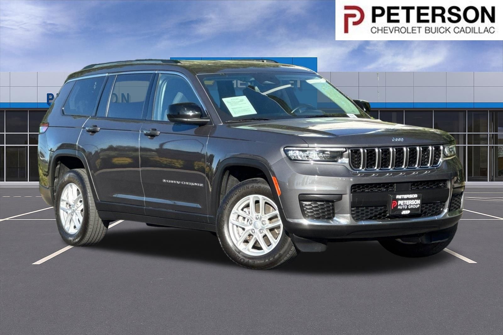 Used 2022 Gray Jeep Laredo image 1