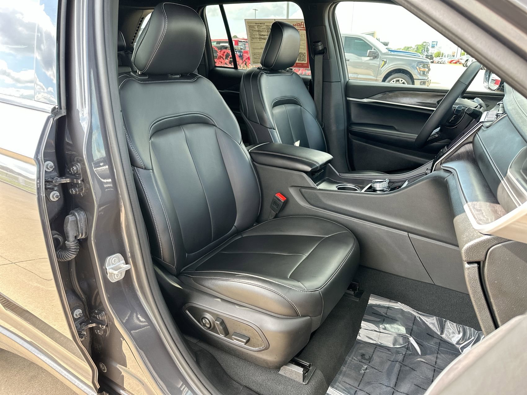 Used 2025 Baltic Gray Metallic Clearcoat Jeep Limited image 24