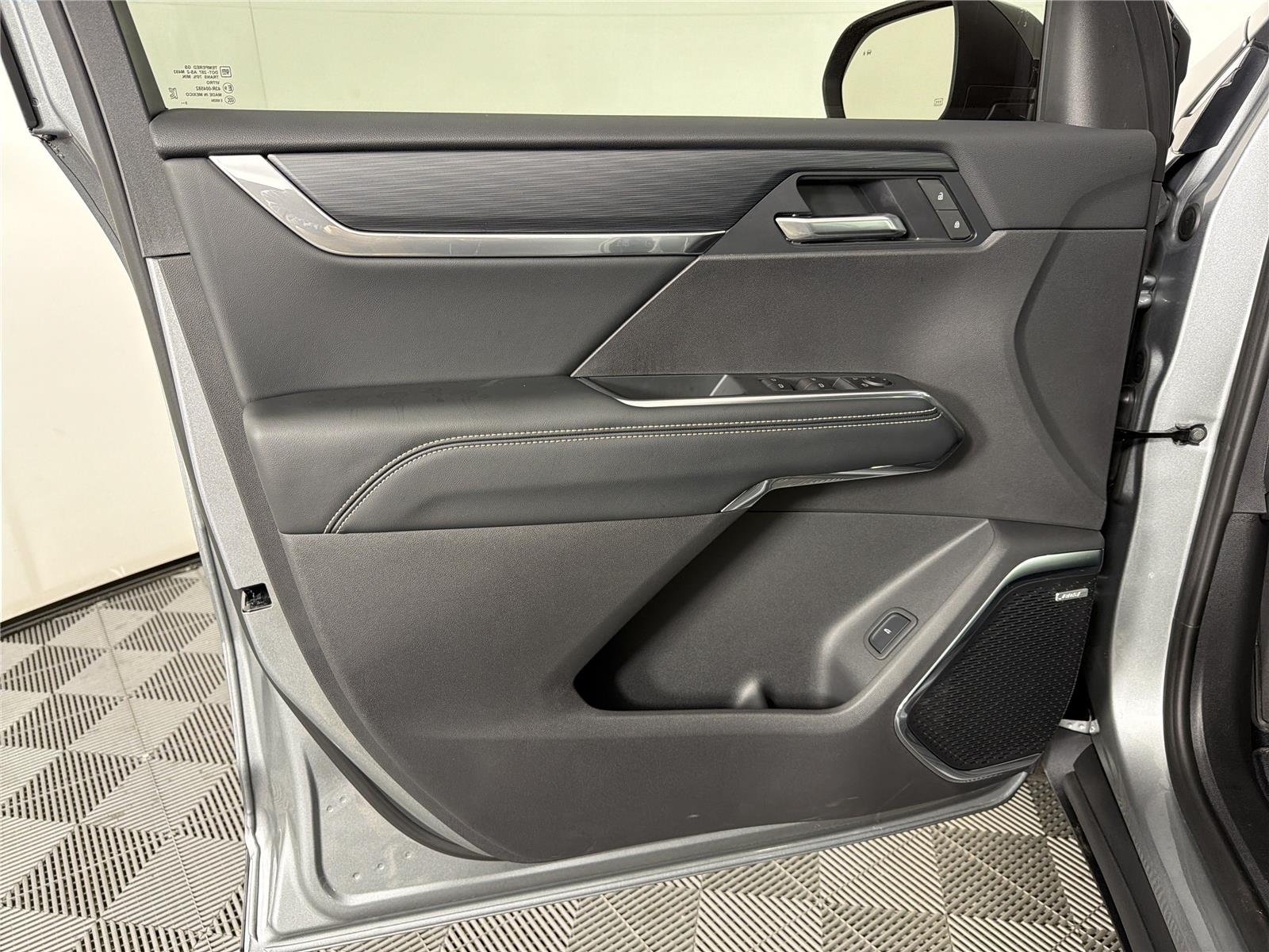 2026 GMC Acadia Elevation - Photo 8