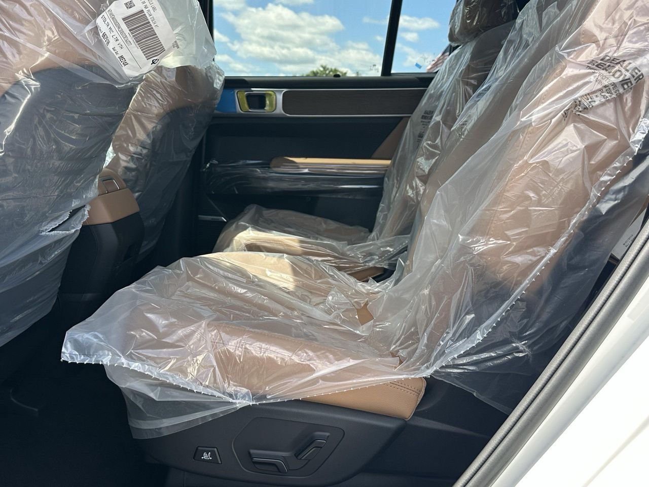 New 2026 Serenity White Hyundai Limited 6P image 18