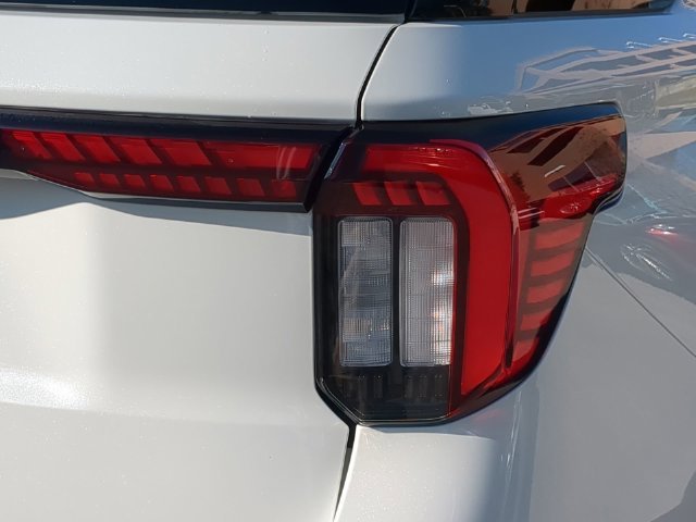 New 2026 Star White Metallic Tri-Coat Ford Active image 98