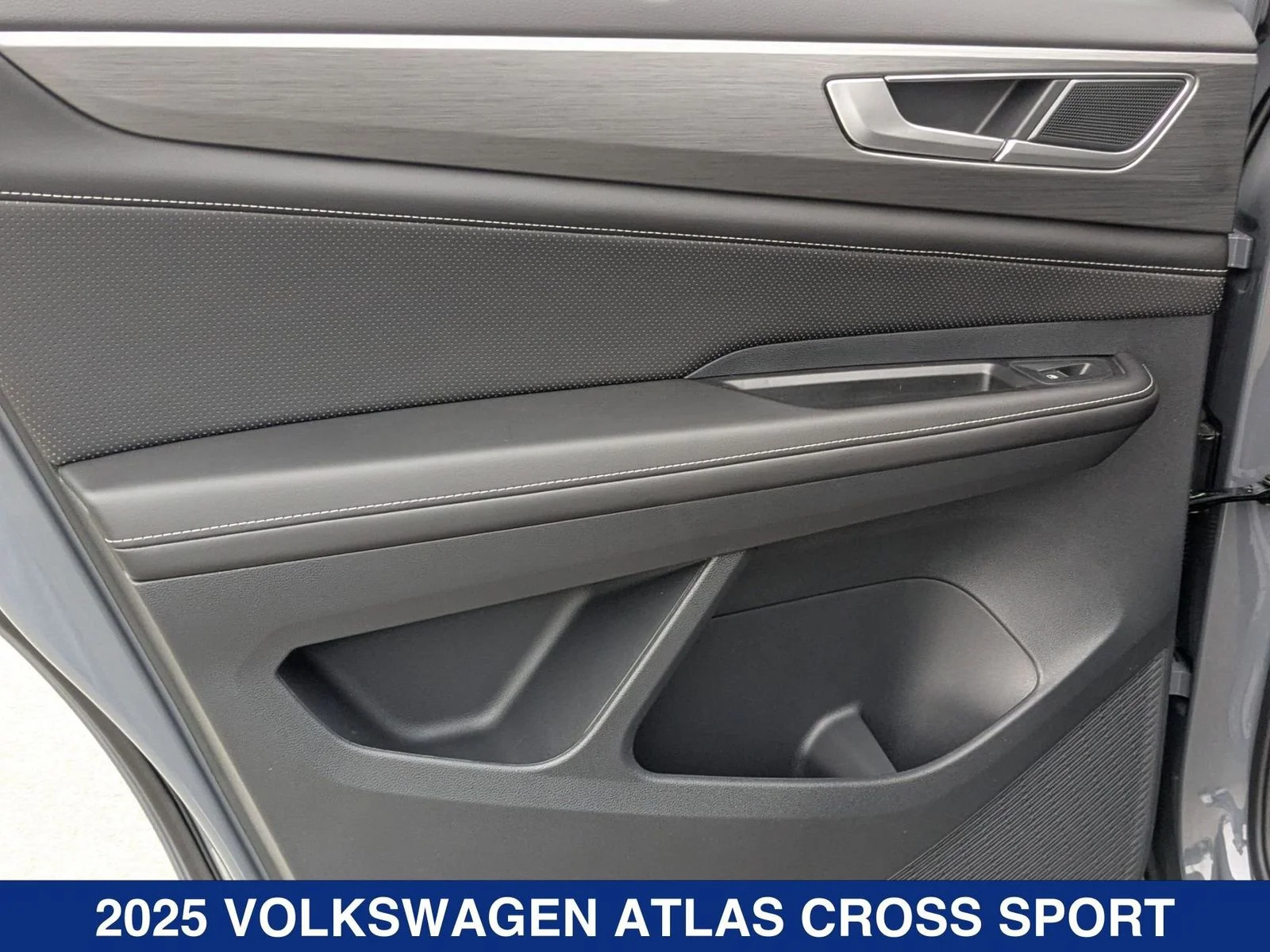 2025 Volkswagen Atlas Cross Sport SE w/Tech - Photo 20