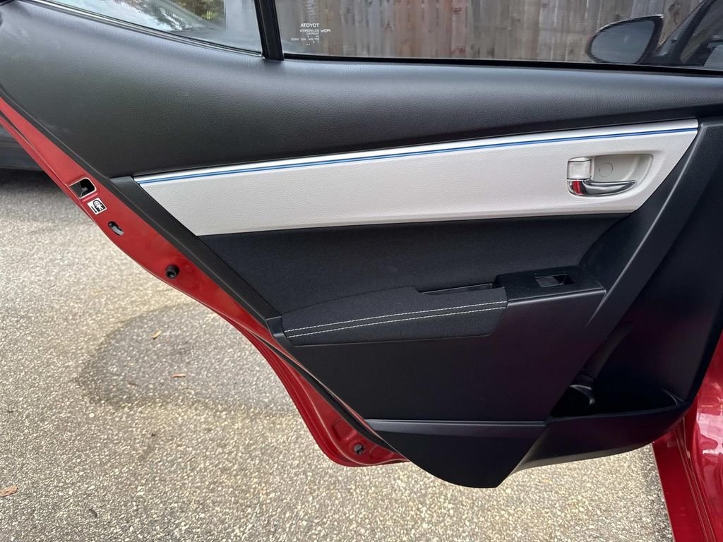 Used 2014 Red Toyota LE image 12