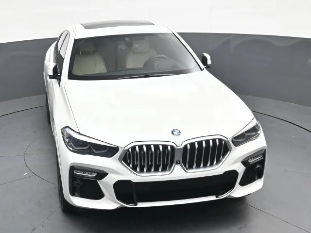 Used 2021 White BMW sDrive40i image 31