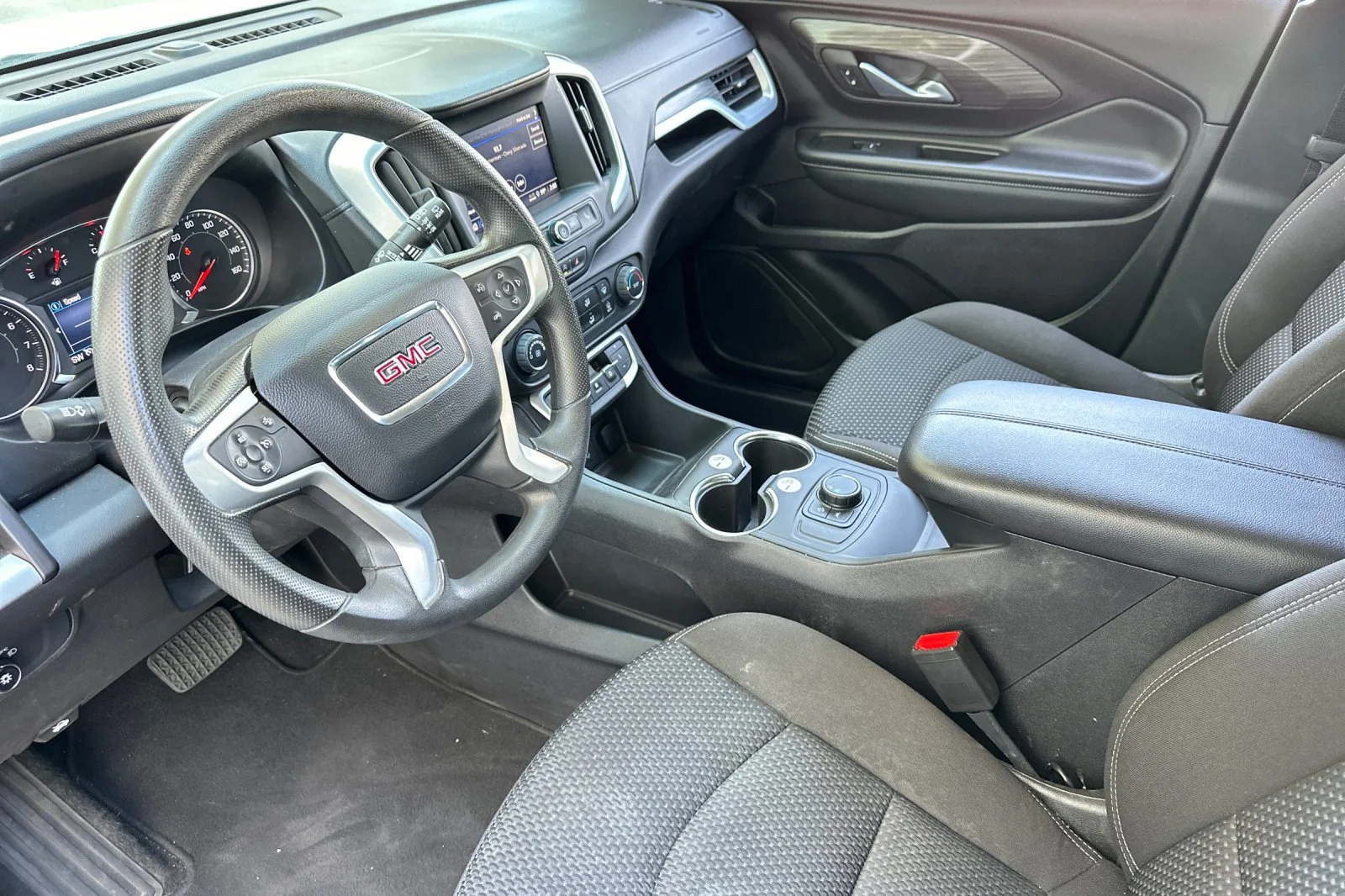 Used 2024 White GMC SLE image 10