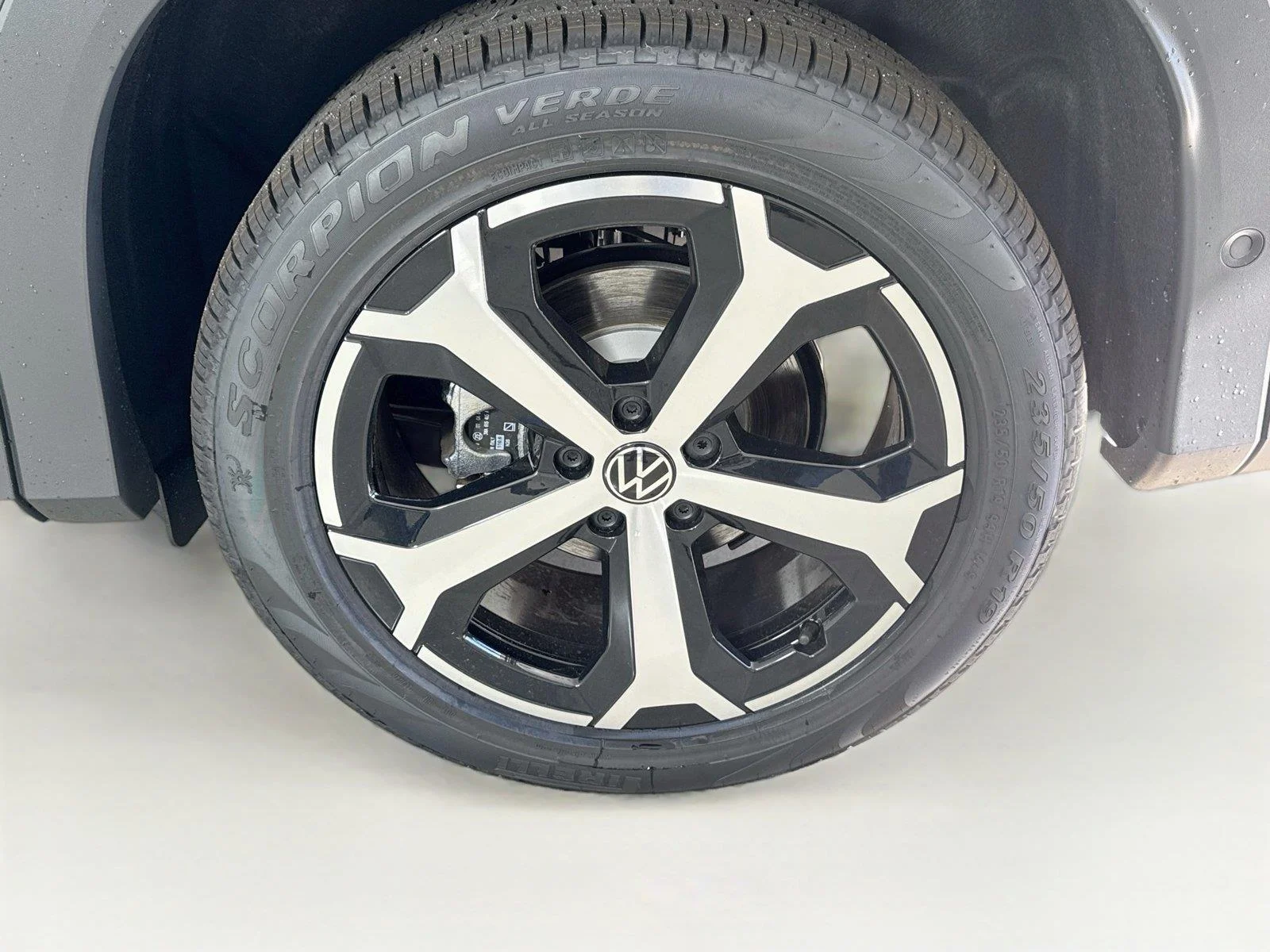New 2026  Volkswagen SE image 30