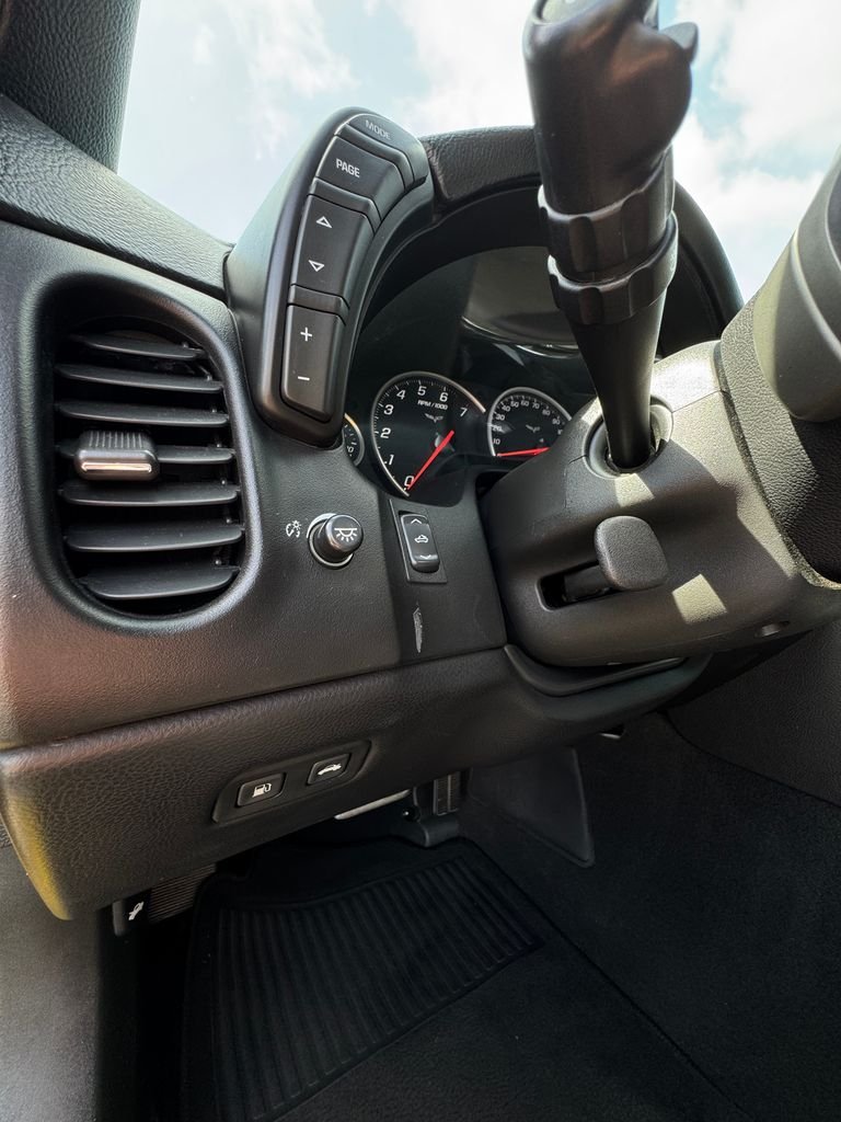 Used 2008 Velocity Yellow Tintcoat Chevrolet Base image 13