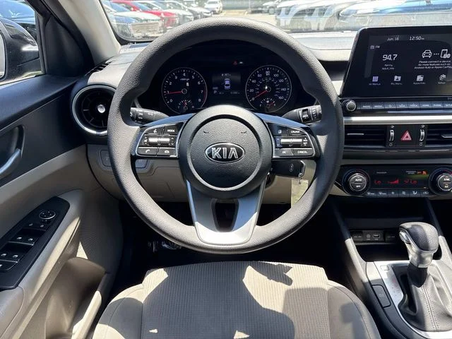 Used 2019 Black Kia LXS image 16