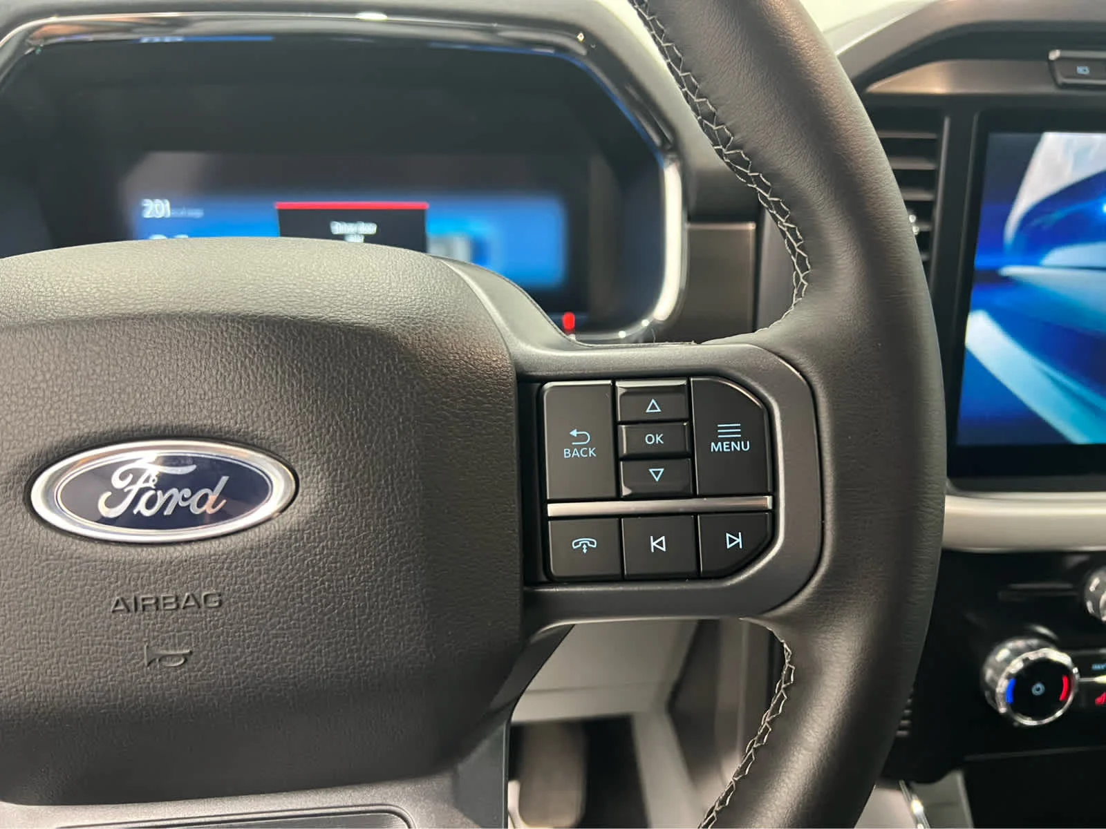 Used 2023 Azure Gray Metallic Tri-Coat Ford XLT image 16
