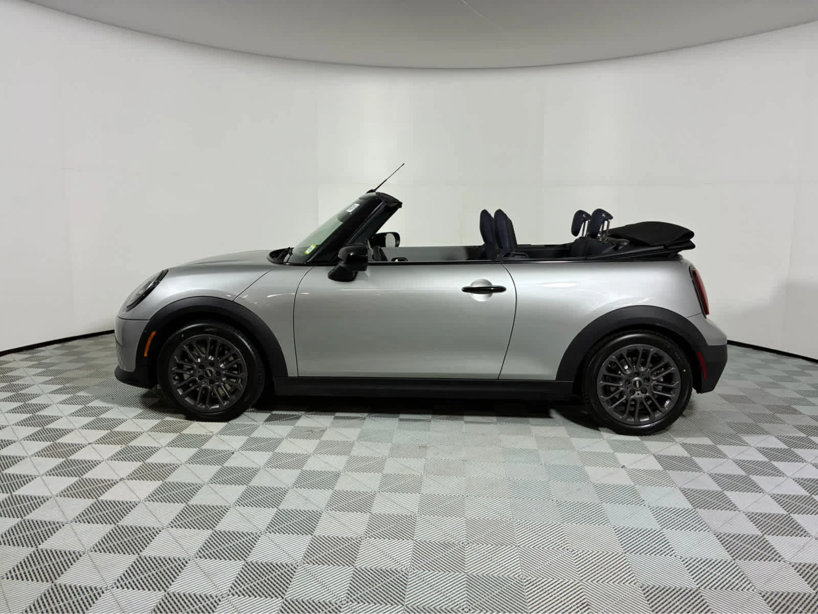 2026 MINI Convertible S - Photo 6