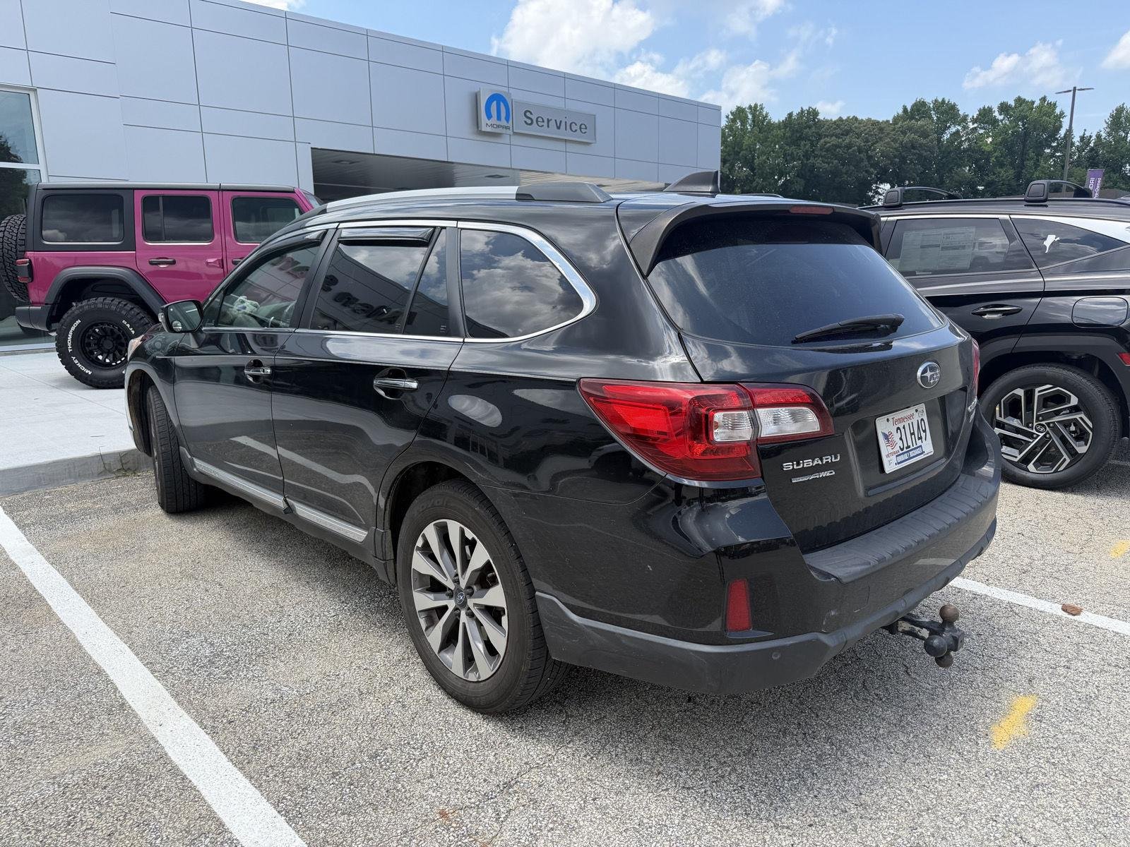 Used 2017 Crystal Black Silica Subaru Touring image 4