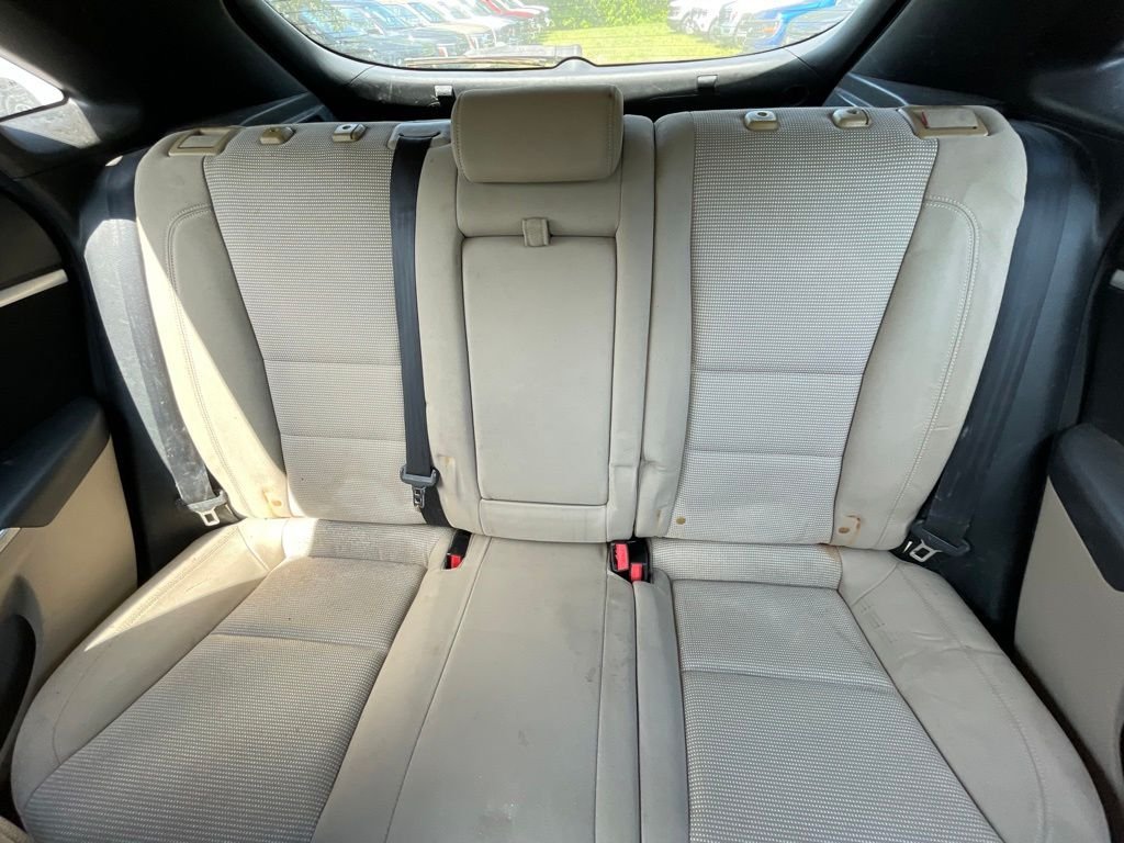 Used 2016 Blue Hyundai Base image 9