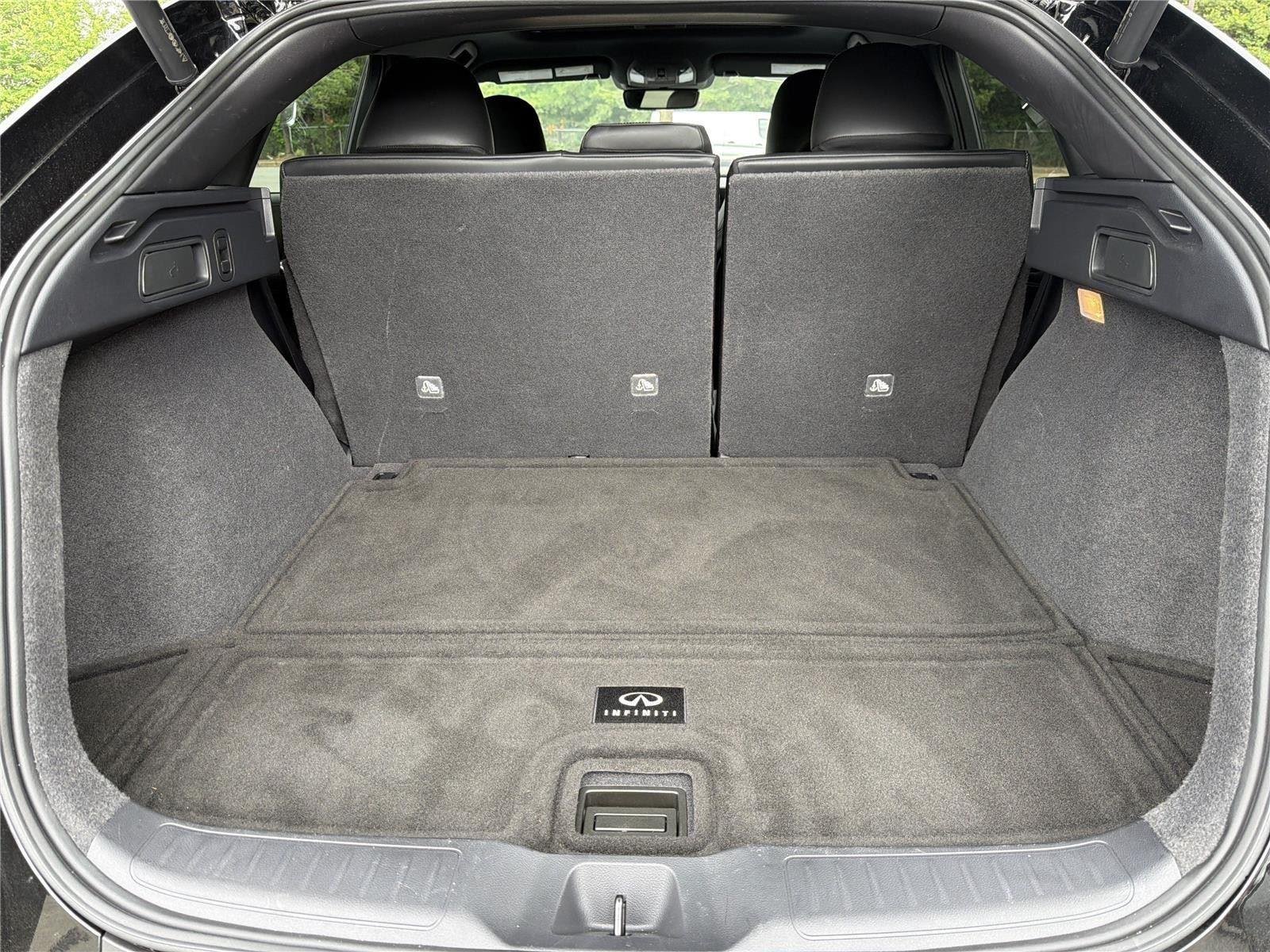 Used 2025 Black Obsidian INFINITI LUXE image 29