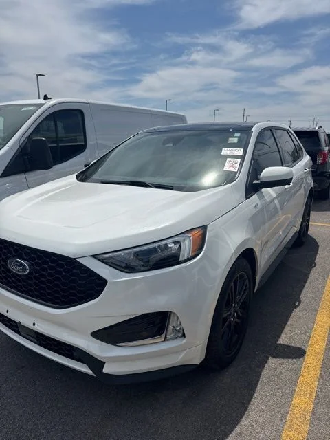 2024 Ford Edge ST-Line AWD's photo