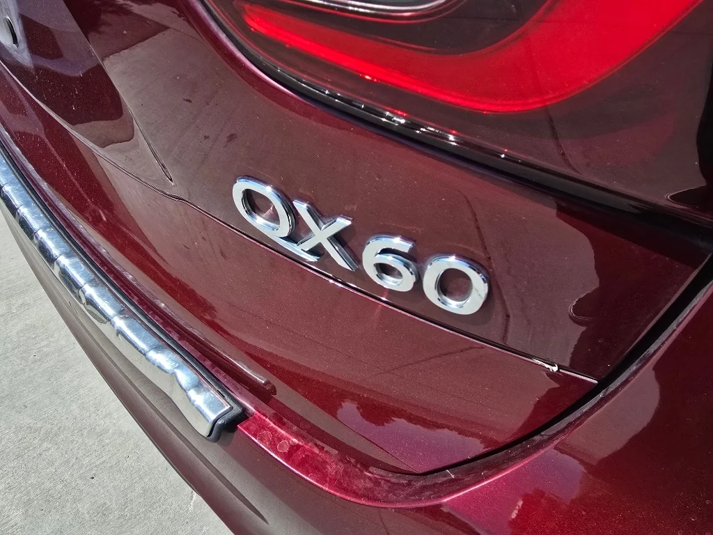 Used 2020 Deep Bordeaux INFINITI LUXE image 12