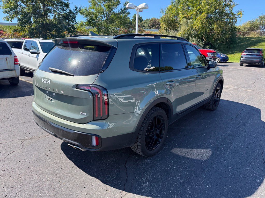 Used 2024 Green Kia EX X-Line image 3