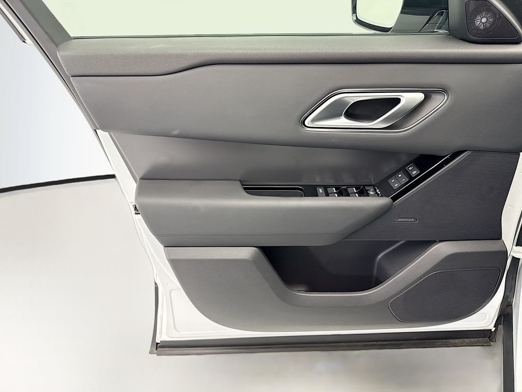 Certified Used 2026 Fuji White Land Rover S image 23