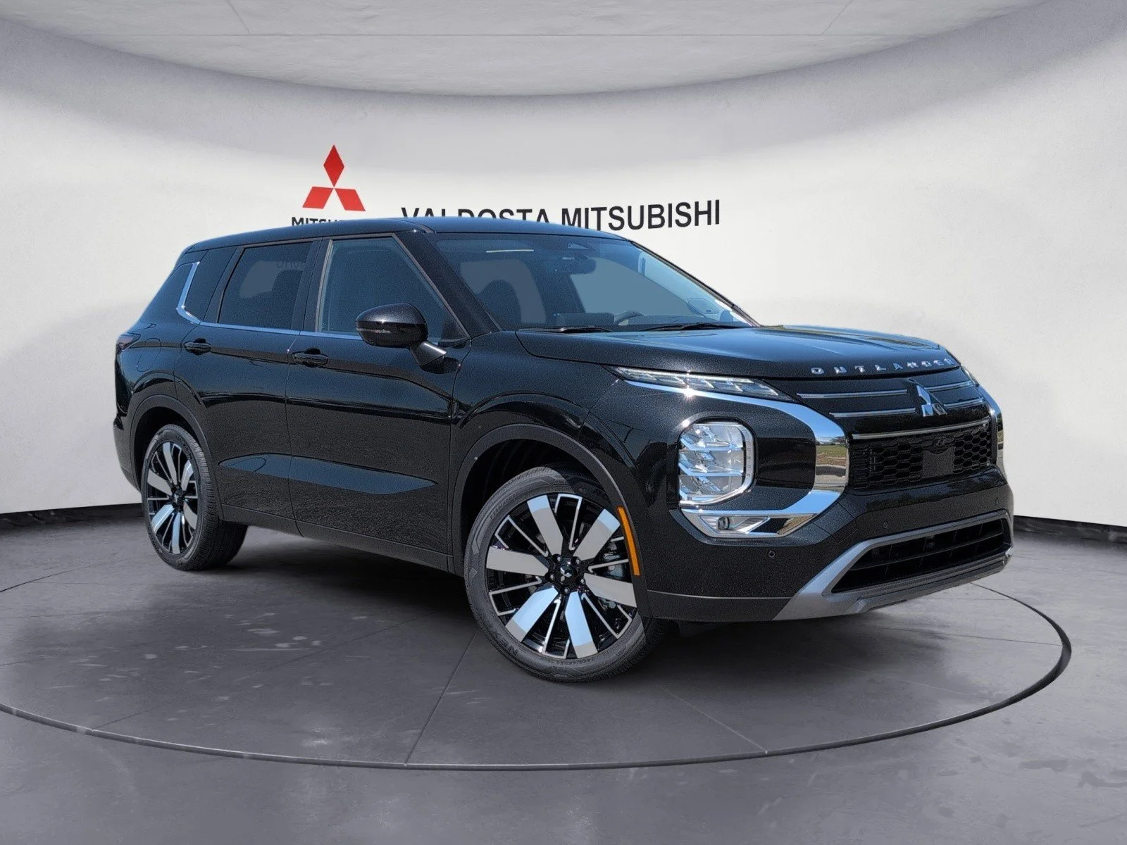 2026 Mitsubishi Outlander SE FWD's photo