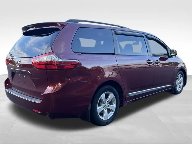Used 2015 Red Toyota LE image 5