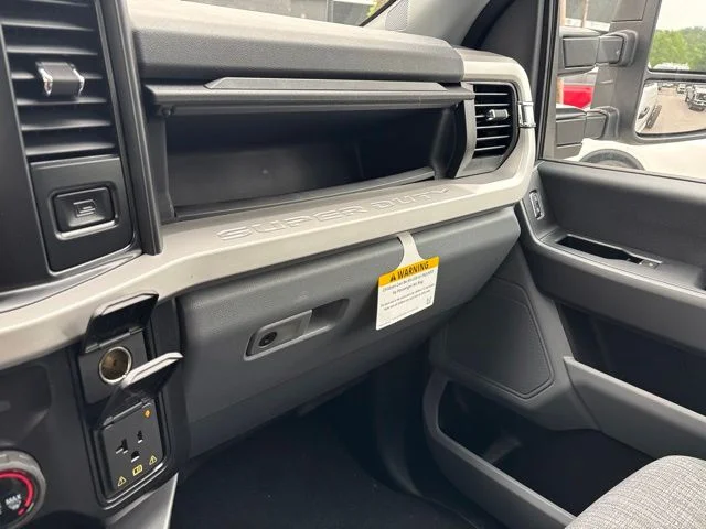 New 2026 Oxford White Ford F-450® XLT image 29