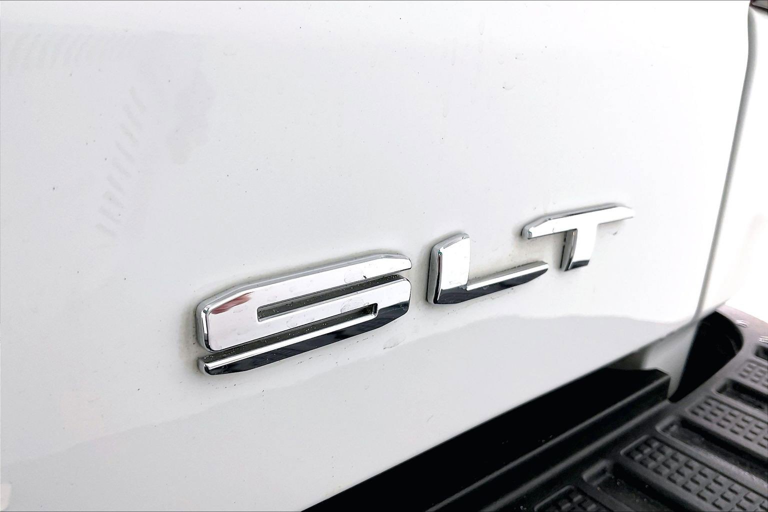 Used 2022 Summit White GMC SLT image 7