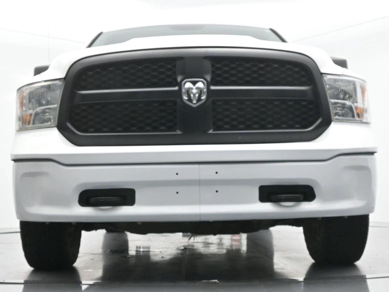 Used 2015 Bright White Clearcoat Ram Tradesman image 38