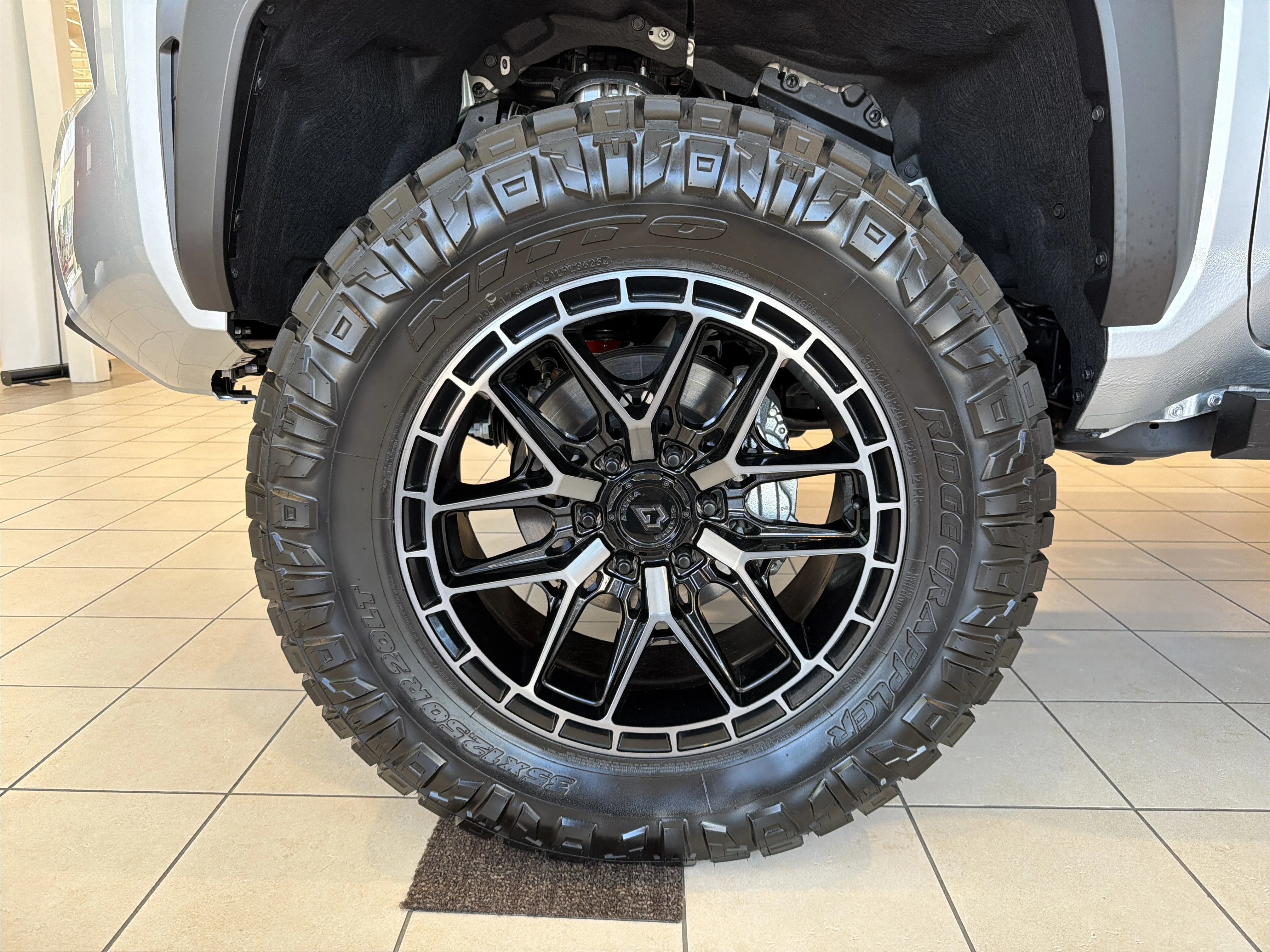 2025 Toyota Tacoma TRD Off Road - Photo 10