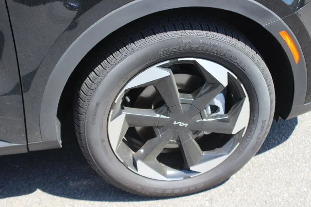 Used 2026 Black Kia EX image 37