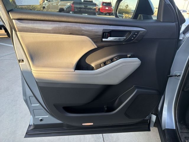 2021 Toyota Highlander Platinum - Photo 9