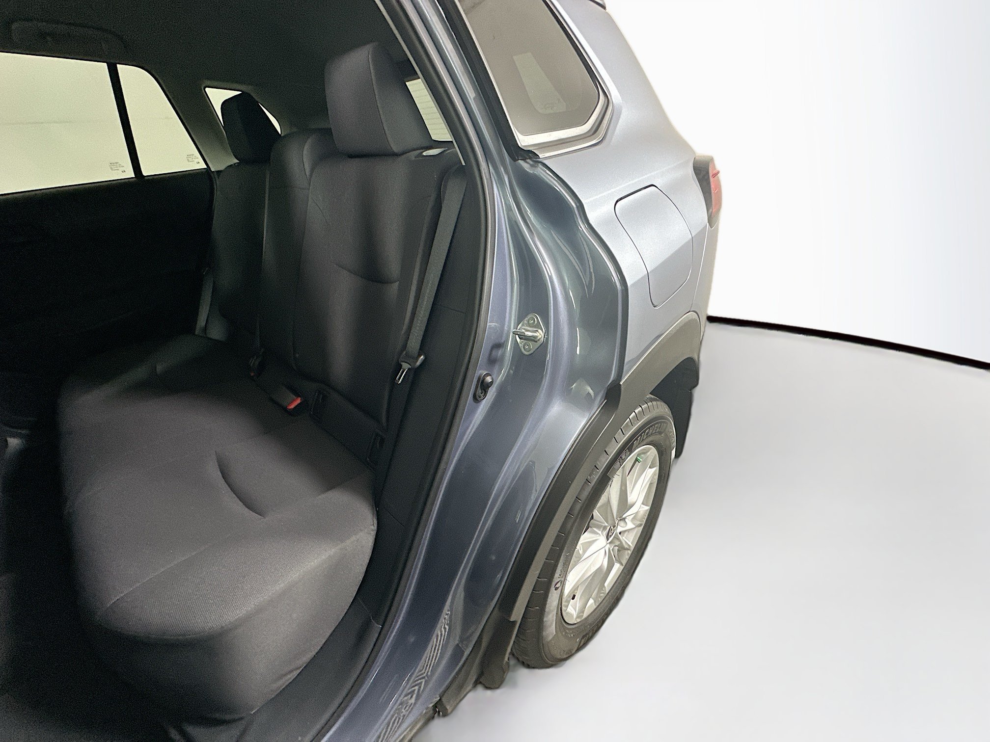 Used 2023 Celestite Toyota LE image 26