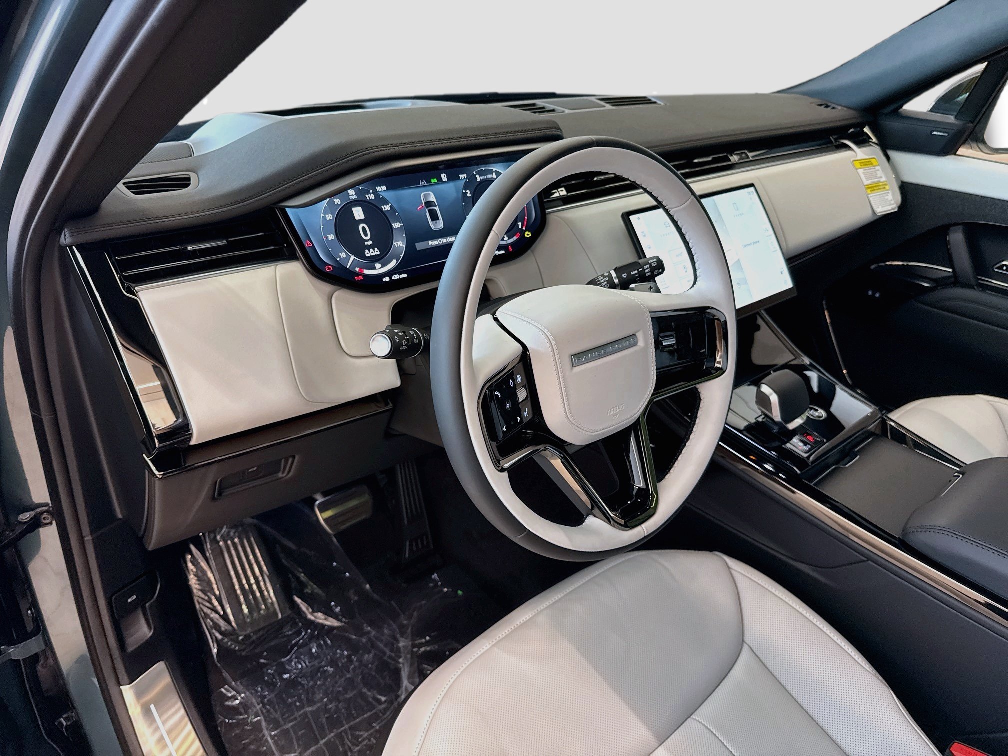 New 2026 Giola Green Land Rover Dynamic SE image 26