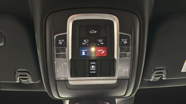 Used 2021 Crystal Metallic Ram Laramie image 29